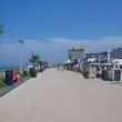 Boulevard Kijkduin met zonnige terrassen en zeezicht